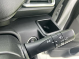 操作感も良く、安心して使用できるウインカーレバー。シンプルなデザインで、違和感なく運転に集中できます。