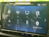 お好みの音楽やラジオを、高音質で楽しめます。スマートフォンとの連携も可能で、幅広いコンテンツを気軽に楽しめます。
