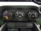 ようこそオートエムワンへ!この度は弊社在庫車輛を、ご覧頂きまして誠に有難う御座います。豊富な自社在庫からお好みのお車をお選び下さいませ。