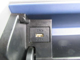 USBチャージャー(運転席前収納内)