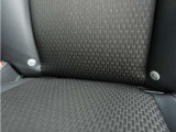 ◆ISOFIX◆シートベルトいらずでチャイルドシートと固定金具を連結するだけでガッチリ固定できます。