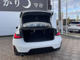 シートを倒すことにより長い物も楽に積み込めます。