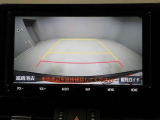 バックモニター装着車は後退時の強い味方です♪車庫入れや縦列駐車の際、後退操作の参考になるガイドラインをナビ画面に表示します。