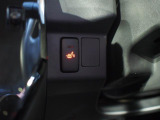運転席にはシートヒーターが装備されています。寒い時期に嬉しい装備です。