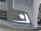 ◆フォグライト◆ 霧などの悪天候時、自車の位置を示すとともに前方や路肩が見えずらい時、近い位置をワイドに照らしてくれます