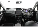 ◆シンプルで機能的な運転席まわり◆「車を操作する」ことを重視したインテリア◆SUBARUはヒトとクルマの一体感で安全へとつながる【0次安全】の設計です。◆