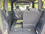 積載性が広がるシートアレンジ。倒し方や可動域、荷室の広がりが分かり、使い道を想像できます。