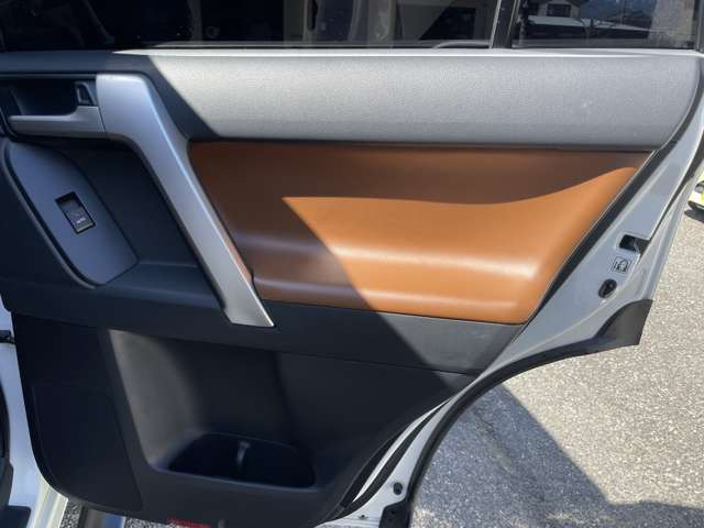 トヨタ ランドクルーザープラド 2.8 TX Lパッケージ 70th
