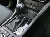 オートマのシフトレバーは操作しやすい位置にあります。