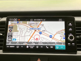 鮮明な地図表示で、スムーズなナビゲーションを実現。現在地情報や周辺施設の情報も確認でき、安心して運転できます。