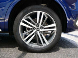 【アルミホイール】アルミホイール 5セグメントスポークデザイン コントラストグレー ポリッシュト 8Jx20+255/45 R20タイヤ(左後)