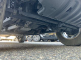 下廻りの状態も年式に比べ良好で、錆による走行に支障をきたす様なダメージは見られません。 別途、下回り防錆塗装も行っておりますのでお気軽にご相談下さい。