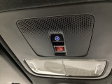 緊急通報ボタンは天井にあります。運転中の体調不良や、エアバッグの作動しない事故の際には押してください。