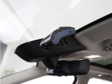 【ボルボ・ドライブレコーダー・360 駐車監視機能付】フロントカメラは水平360&deg;/垂直240&deg;を録画可能。前方/後方において映像を鮮明に録画します。大型バッテリーにより駐車監視用長時間録画にも対応。