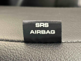 車両側方からの衝撃を緩和するSRSサイドエアバッグ(運転席/助手席)に加えて,SRSカーテンシールドエアバックも標準装備