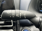 雨天時も安心して運転できる、操作性の高いワイパーレバー。視界を確保し、安全なドライビングをサポートします。