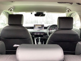 天井も高く、広々とした車内で快適に過ごせます!