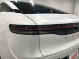 【テールランプ】後車にも分かり易いデザインです。