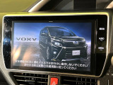 【純正10ナビ】人気の純正ナビを装備しております。ナビの使いやすさはもちろん、オーディオ機能も充実!キャンプや旅行はもちろん、通勤や買い物など普段のドライブも楽しくなるは