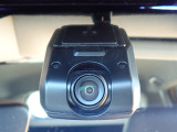 ◆【ドライブレコーダー】映像・音声などを記録する自動車用の装置です。もしもの事故の際の記録はもちろん、旅行の際の思い出としてドライブの映像を楽しむことができます。