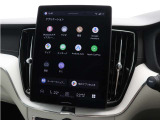 音声操作のGoogleアシスタントが音声コマンドを実行してくれます。通話発信やメッセージ送信、目的地の設定、車内温度の変更、音楽の選択、オンライン情報の検索、接続された家電の操作等、様々な操作が可能。