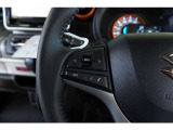 ステアリングまわりの操作性も良好。運転中でも扱いやすいスイッチ配置です。