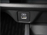◆USBチャージャー◆使いやすい場所に装備されています。
