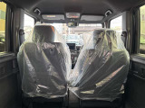 毎日過ごす運転席は要チェック。シートのへたり・擦れ、視界のイメージまで伝わる重要ポイント。