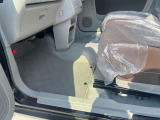 フロアマットも綺麗にクリーニングして納車しております!