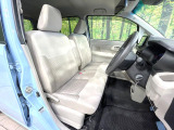 運転席シート廻りは使用感も少なく、良好な状態となっています。前オーナー様が丁寧に使っていたことがよくわかりますね。