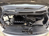 【エンジンルーム】実際にエンジンルームを見ていただく事が可能です。ご納車前に再度、法定点検を実施してオイル漏れなどがないかチェックしております。