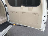 お車御覧いただきありがとうございます。トヨタのランドクルーザープラド入庫致しました!