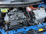 エンジンルームです。距離は走っていますがまだまだ走ります。もともとディーラーで整備をしておりましたのでご安心ください。