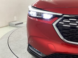 LEDヘッドライトです。蛍光灯のような明るさが特徴で広い範囲を明るく照らしてくれます。光量が大きいので暗い場所での視認性が上がります。また寿命が長く、消費電力も少ないので経済的です。