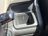 運転席側ドリンクホルダー