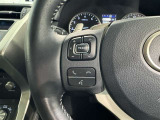 ステアリングスイッチ装備!運転しながら手元でオーディオの操作などができます。