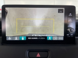 カラービジョンとガイド線で見やすい視点切替式のバックモニター。