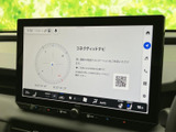 鮮明な地図表示で、安全運転をサポート。目的地までのルートを分かりやすく表示し、安心してドライブをお楽しみいただけます。