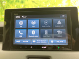 多彩な機能が搭載されたオーディオ画面で、快適なドライブをサポート。Apple CarPlayやAndroid Autoにも対応し、スマートフォンとの連携もスムーズです。