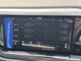 音質を好みに合わせて調整できるイコライザー機能を搭載。車内での音楽を自分好みの設定で楽しめます。
