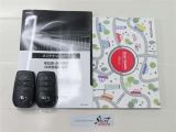 取扱説明書と整備手帳付き。安心してお乗りいただくため、納車前に法定12カ月定期点検整備または法定24カ月点検整備付きとなっております!