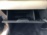 よく使うものが手を伸ばせばすぐ届く、機能面で充実した収納。