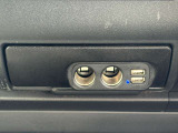 電源ソケットUSBも充実しております☆