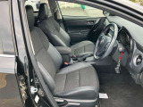 運転席は足元広々です。リラックスして運転できますね。