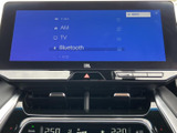 高機能なナビゲーションシステムを搭載。スムーズな操作性と鮮明な画面で、快適なドライブをサポートします。音楽も楽しめます。