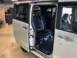 こちらのお車、両側パワースライドドアになります!