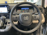 運転している間、長く触れているものだから手になじむハンドルがいいですよね。本革巻のステアリングは乗れば乗るほど手になじんでいきます。