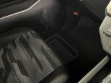 収納スペースになります!車検証入れなども入ります♪