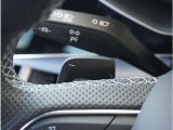 【パドルシフト】ハンドルから手を離さずに素早くシフトアップ・ダウンができます。