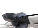 【ボルボ・ドライブレコーダー・360 駐車監視機能付】フロントカメラは水平360&deg;/垂直240&deg;を録画可能。前方/後方において映像を鮮明に録画します。大型バッテリーにより駐車監視用長時間録画にも対応。